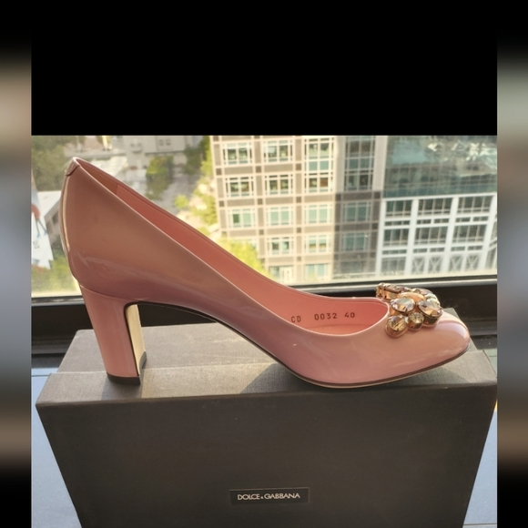 DOLCE GABBANA JEWELED PINK PATENT LEATHER LOW HEEL PUMP Size 40 & Original Box - Picture 3 of 9